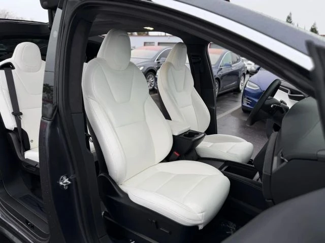 2020 Tesla Model X - Image 16 of 29