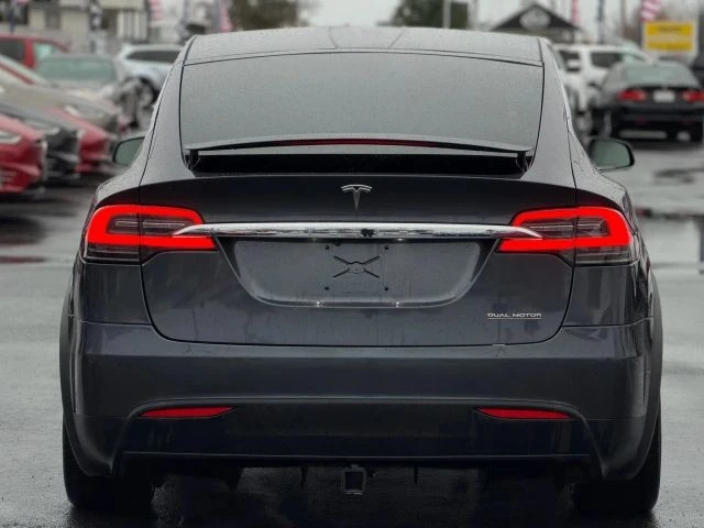 2020 Tesla Model X - Image 9 of 12