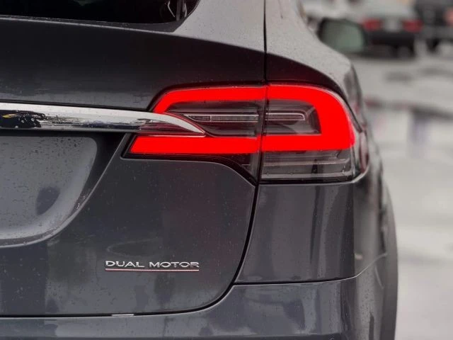 2020 Tesla Model X - Image 10 of 29