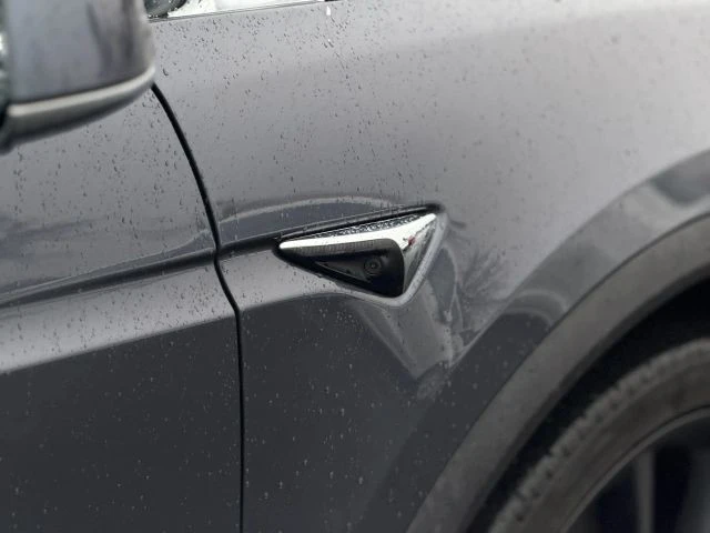 2020 Tesla Model X - Image 8 of 29