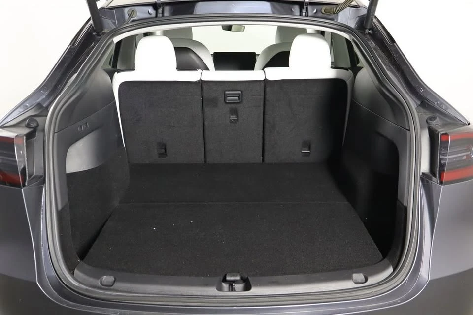2020 Tesla Model Y Performance - Image 11 of 20
