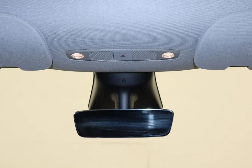 2020 Tesla Model Y Performance - Image 16 of 20