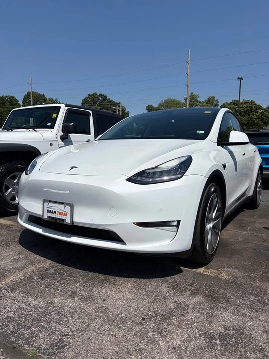 2020 Tesla Model Y - Image 3 of 9