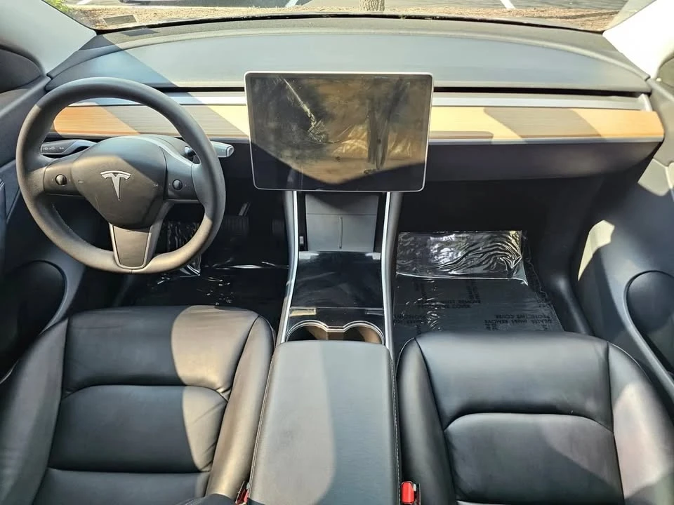 2020 Tesla Model Y - Image 9 of 16