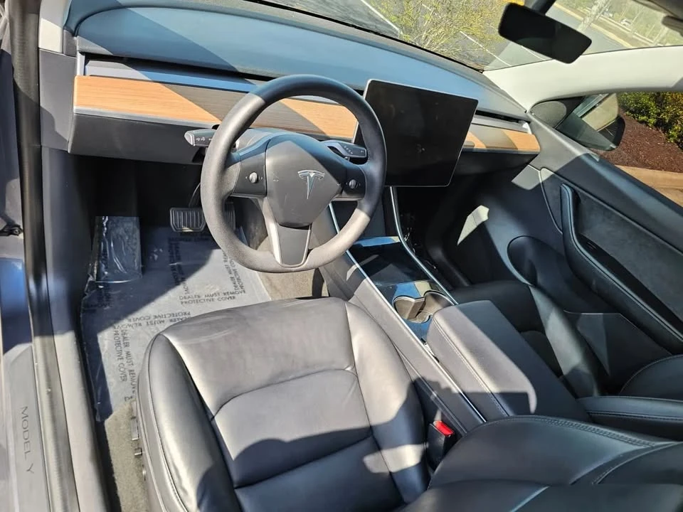 2020 Tesla Model Y - Image 8 of 16
