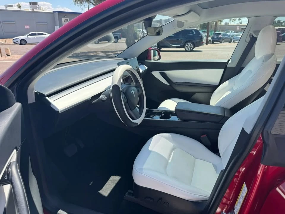2020 Tesla Model Y - Image 9 of 14