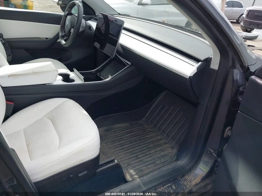 2020 Tesla Model Y - Image 6 of 9