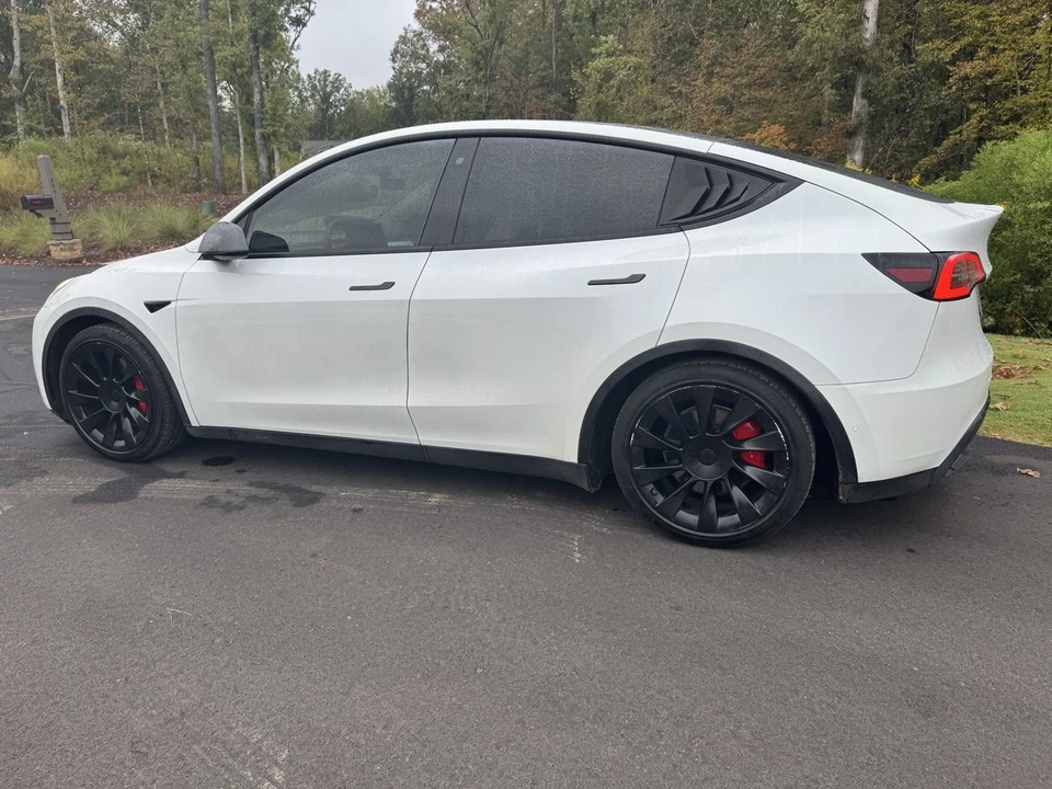 2020 Tesla Model Y - Image 3 of 10