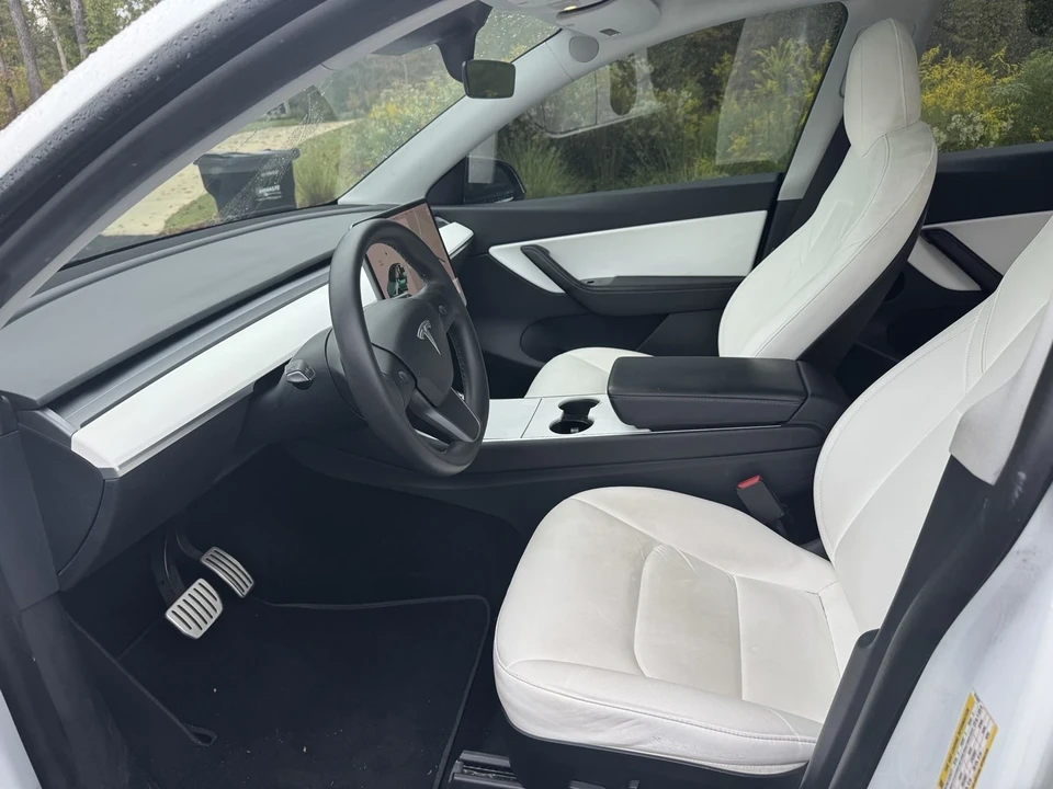 2020 Tesla Model Y - Image 8 of 10