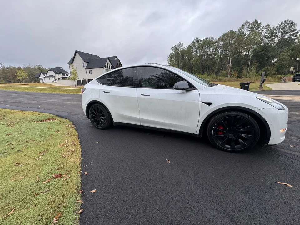 2020 Tesla Model Y - Image 5 of 10