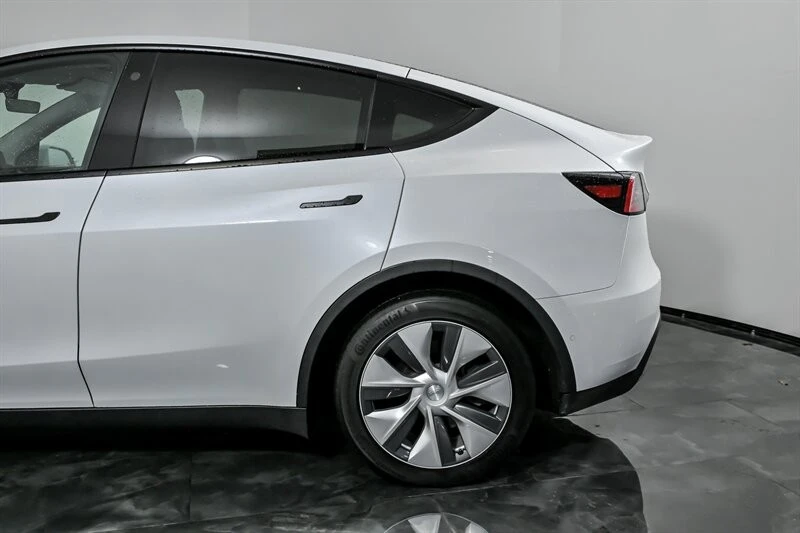 2020 Tesla Model Y - Image 7 of 21