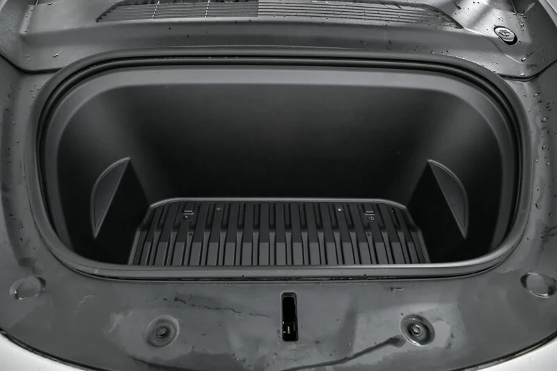 2020 Tesla Model Y - Image 14 of 21