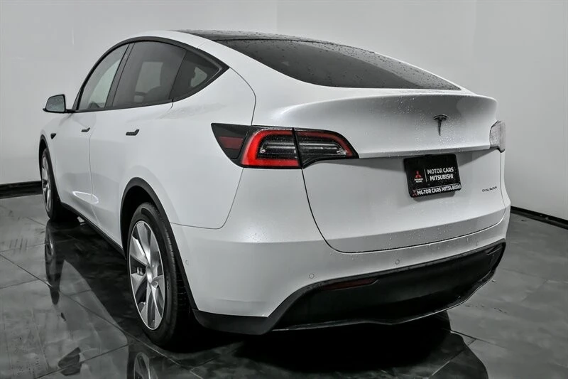 2020 Tesla Model Y - Image 8 of 21