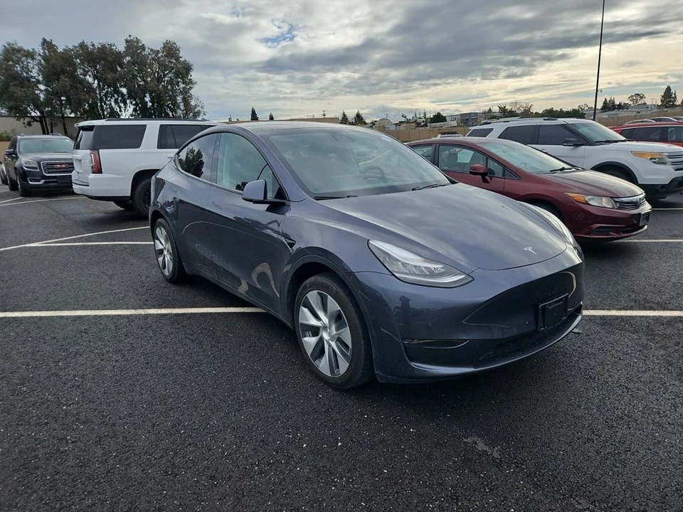 2020 Tesla Model Y - Image 2 of 7