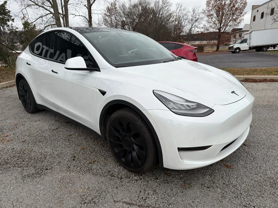 2020 Tesla Model Y - Image 3 of 11