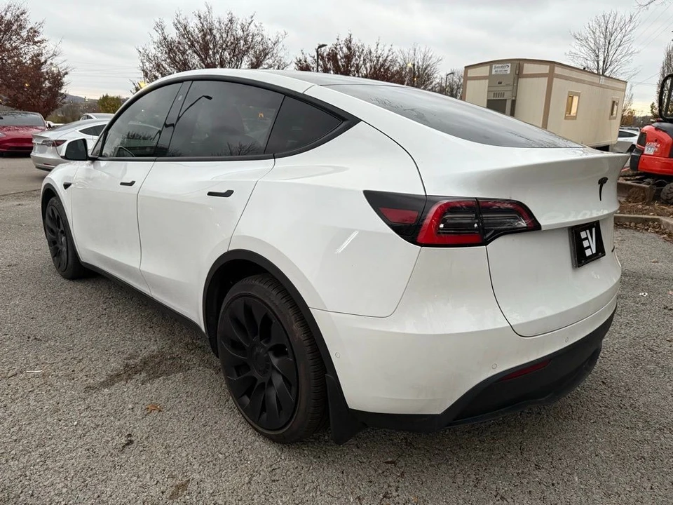 2020 Tesla Model Y - Image 6 of 11