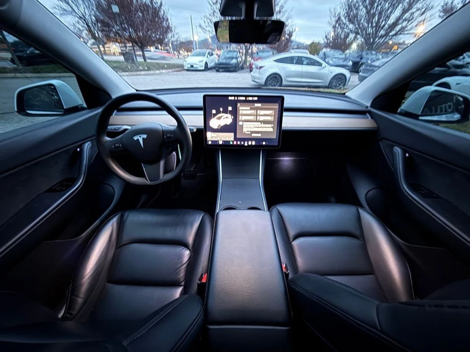 2020 Tesla Model Y - Image 10 of 11