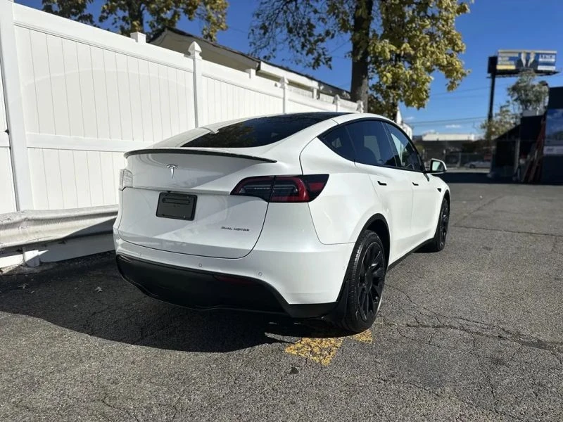 2020 Tesla Model Y - Image 7 of 12