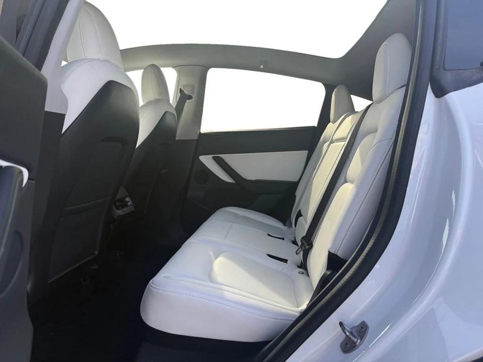 2020 Tesla Model Y - Image 16 of 21