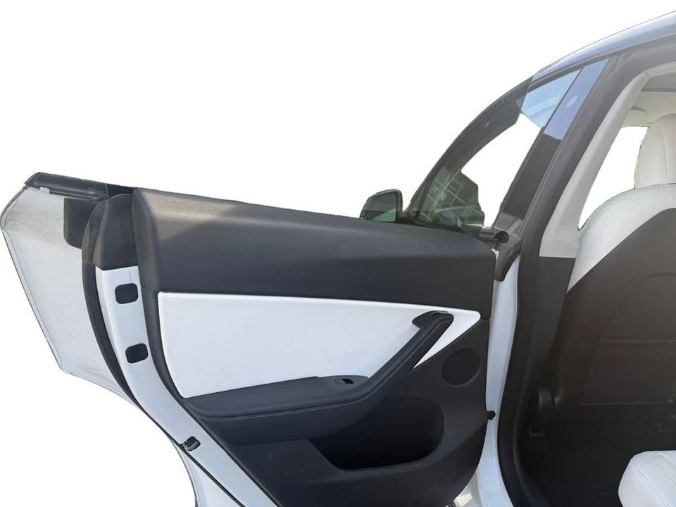 2020 Tesla Model Y - Image 14 of 21