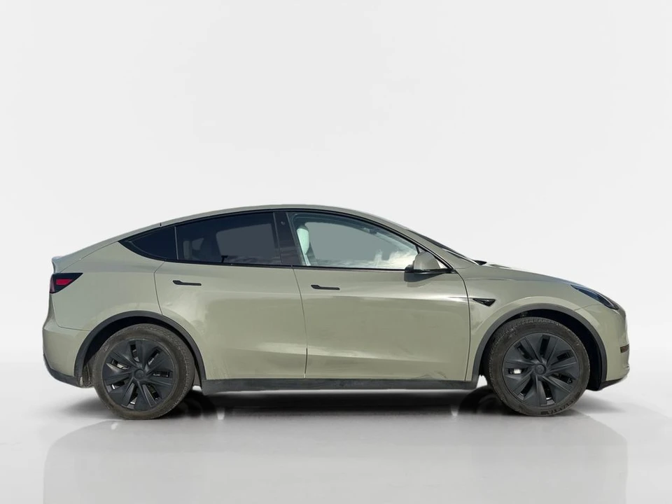 2020 Tesla Model Y - Image 9 of 21
