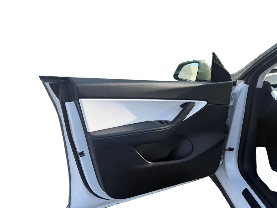 2020 Tesla Model Y - Image 11 of 21