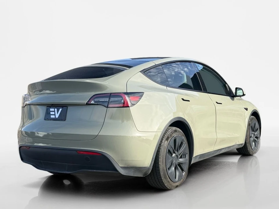 2020 Tesla Model Y - Image 8 of 21