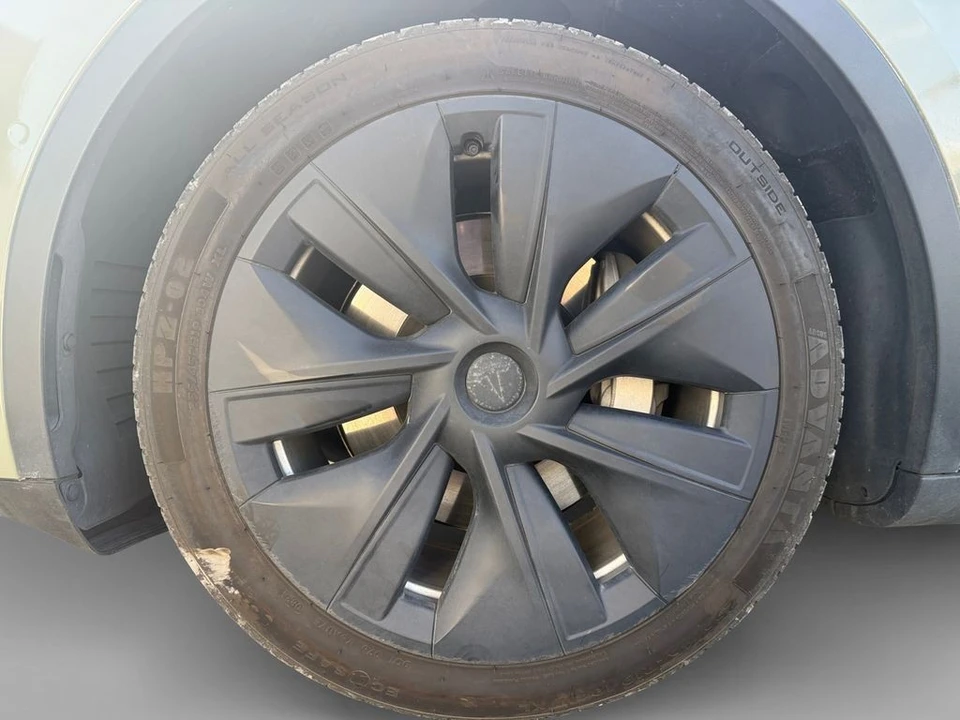 2020 Tesla Model Y - Image 10 of 21