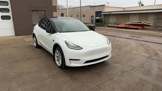 2020 Tesla Model Y - Image 2 of 5