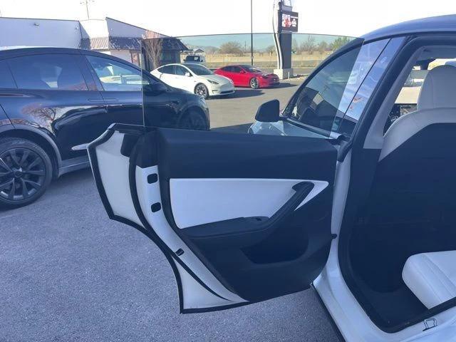 2020 Tesla Model Y - Image 14 of 21