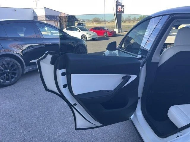 2020 Tesla Model Y - Image 14 of 21