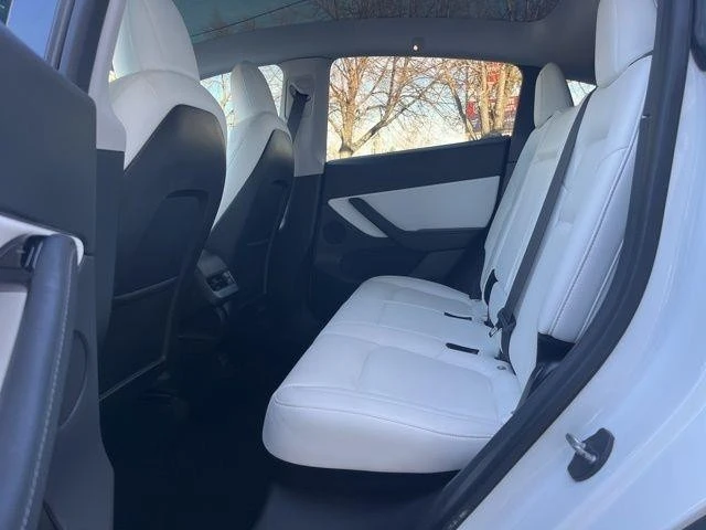 2020 Tesla Model Y - Image 16 of 21