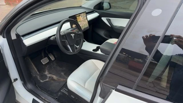 2020 Tesla Model Y - Image 4 of 5