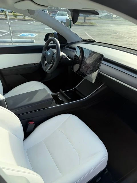 2020 Tesla Model Y - Image 16 of 20