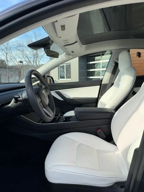 2020 Tesla Model Y - Image 9 of 20