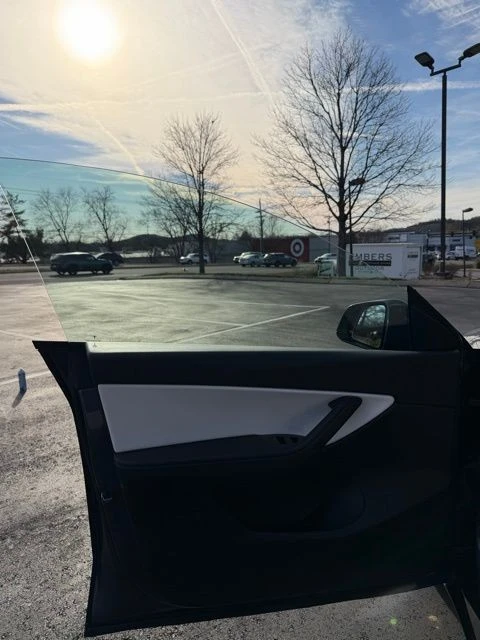 2020 Tesla Model Y - Image 8 of 20