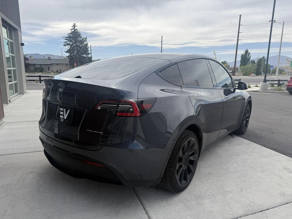 2020 Tesla Model Y - Image 8 of 21
