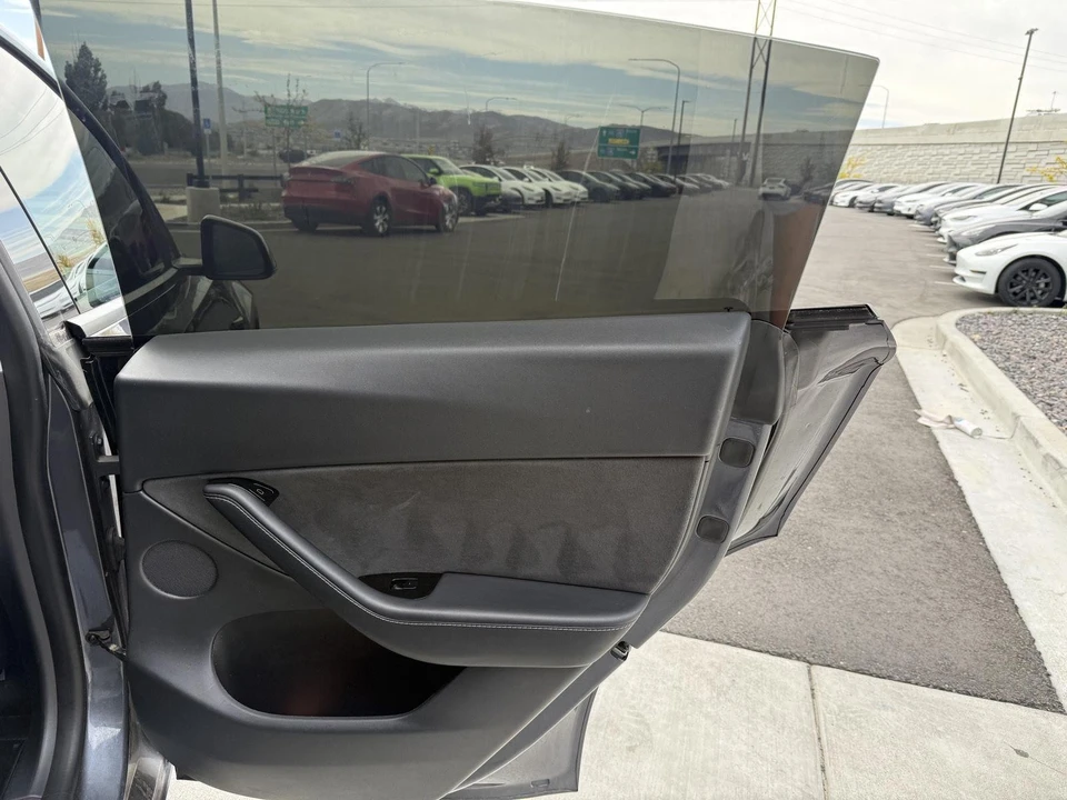 2020 Tesla Model Y - Image 17 of 21