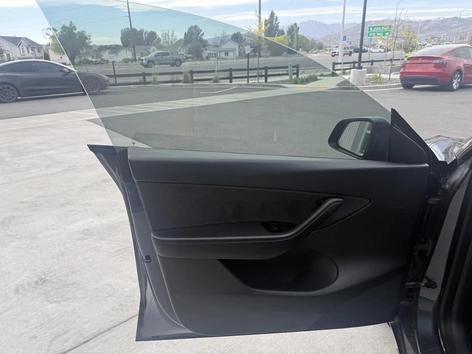 2020 Tesla Model Y - Image 11 of 21
