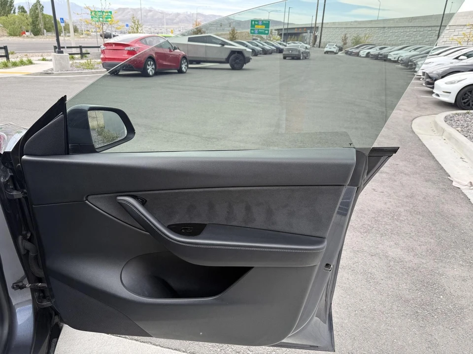 2020 Tesla Model Y - Image 21 of 21