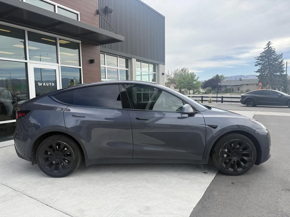 2020 Tesla Model Y - Image 9 of 21