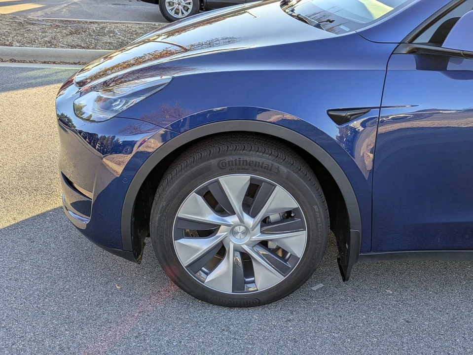 2020 Tesla Model Y - Image 11 of 12