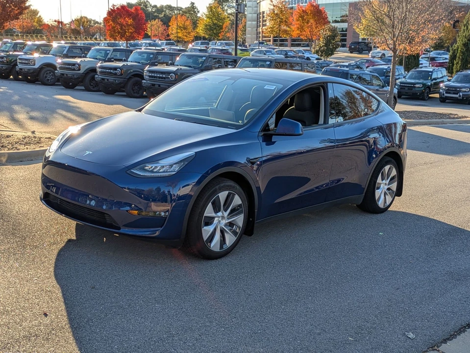 2020 Tesla Model Y - Image 8 of 12