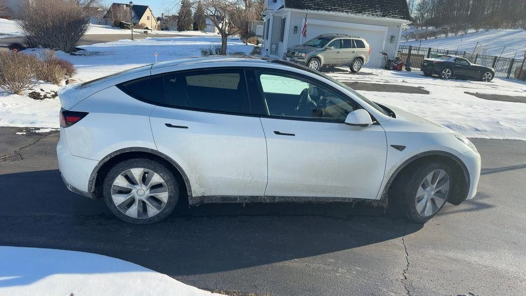 2020 Tesla Model Y - Image 5 of 8