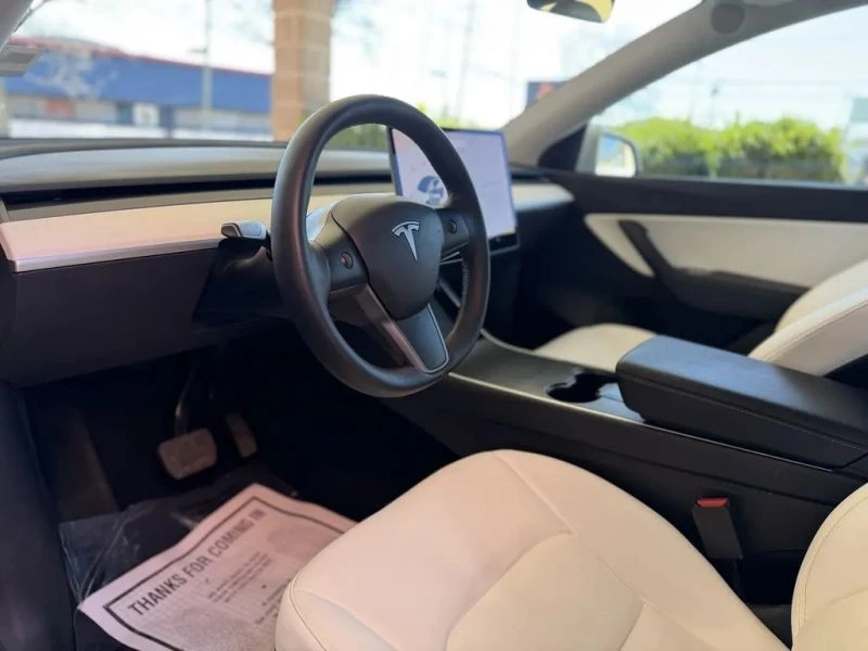 2020 Tesla Model Y - Image 10 of 12