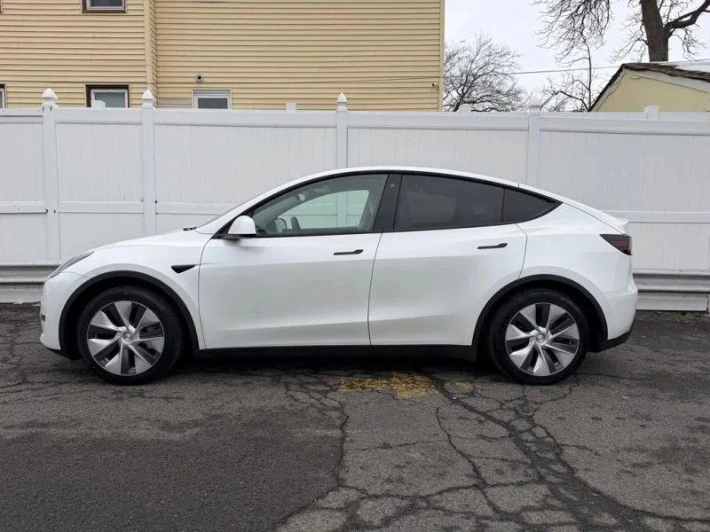 2020 Tesla Model Y - Image 4 of 12