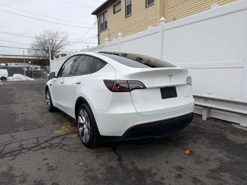2020 Tesla Model Y - Image 5 of 12