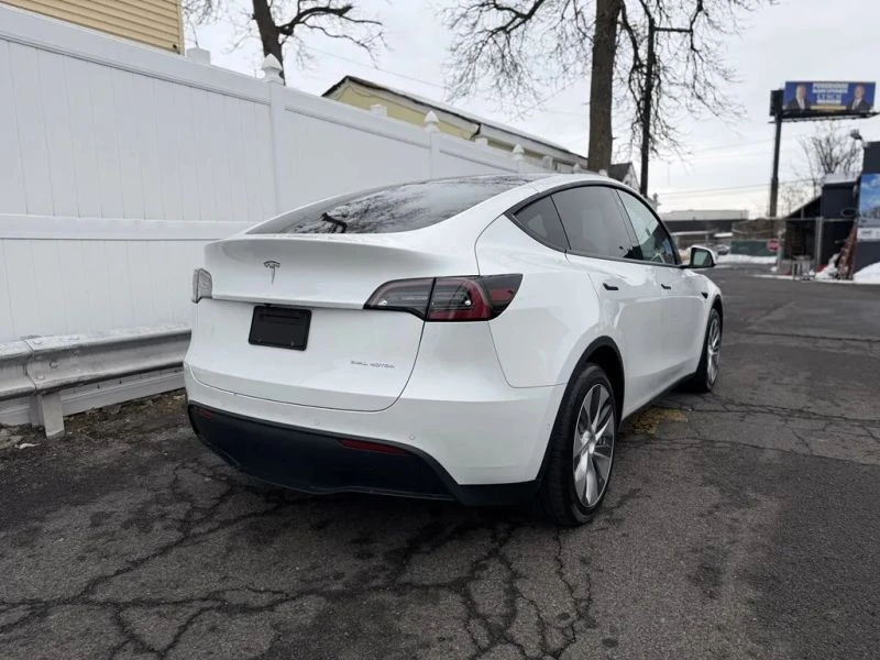 2020 Tesla Model Y - Image 7 of 12
