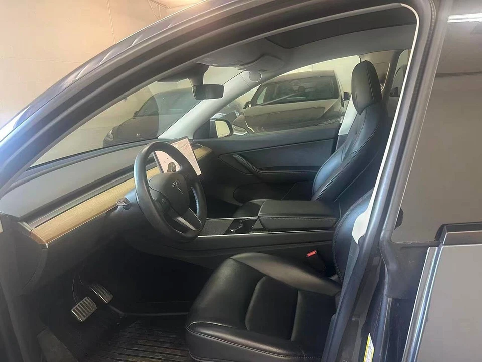 2020 Tesla Model Y - Image 11 of 12