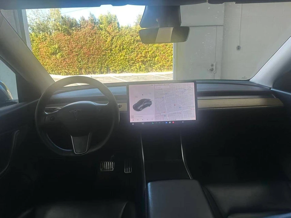 2020 Tesla Model Y - Image 10 of 12